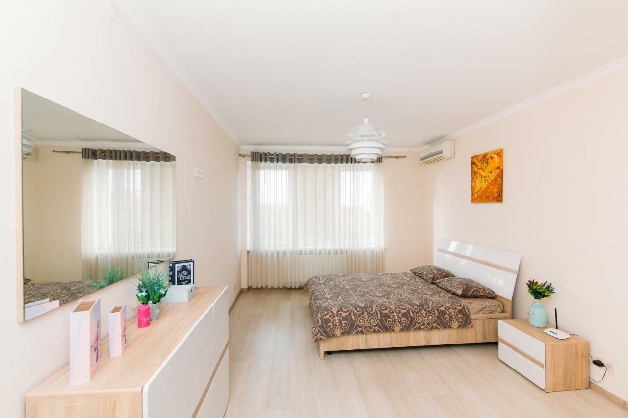 Luxury Studio Apart-Hotel In Centre 2 Room Sumy Exterior foto